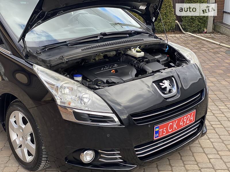 Мінівен Peugeot 5008 2012 в Чернівцях