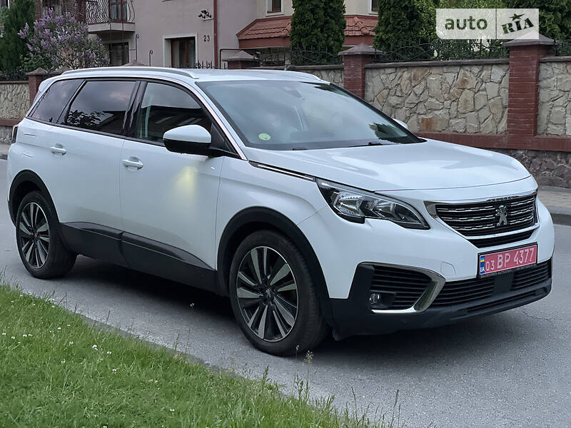 Внедорожник / Кроссовер Peugeot 5008 2017 в 