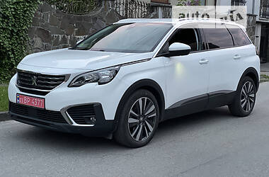 Внедорожник / Кроссовер Peugeot 5008 2017 в 