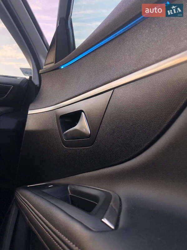 Позашляховик / Кросовер Peugeot 5008 2019 в Львові