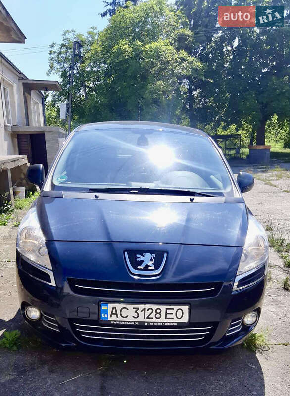 Peugeot 5008 2013