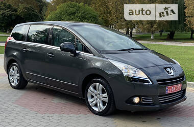 Універсал Peugeot 5008 2011 в Тернополі