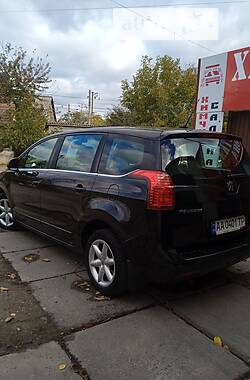 Минивэн Peugeot 5008 2013 в Первомайске