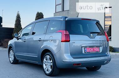 Минивэн Peugeot 5008 2016 в 