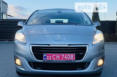 Минивэн Peugeot 5008 2016 в 