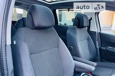 Минивэн Peugeot 5008 2016 в 