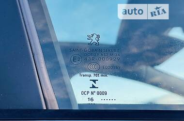 Минивэн Peugeot 5008 2016 в 