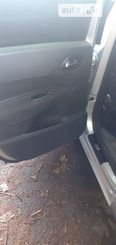 Универсал Peugeot 5008 2011 в Звенигородке