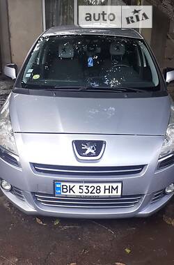 Peugeot 5008 2011 Peugeot 5008 2011