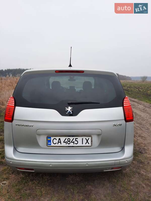 Мінівен Peugeot 5008 2011 в Черкасах