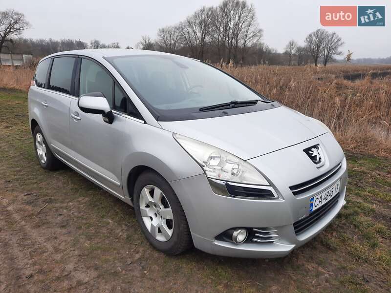 Мінівен Peugeot 5008 2011 в Черкасах