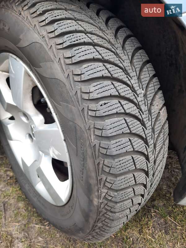 Мінівен Peugeot 5008 2011 в Черкасах