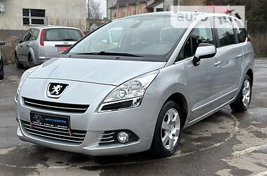 Peugeot 5008 2011