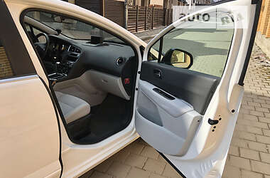 Мікровен Peugeot 5008 2013 в 