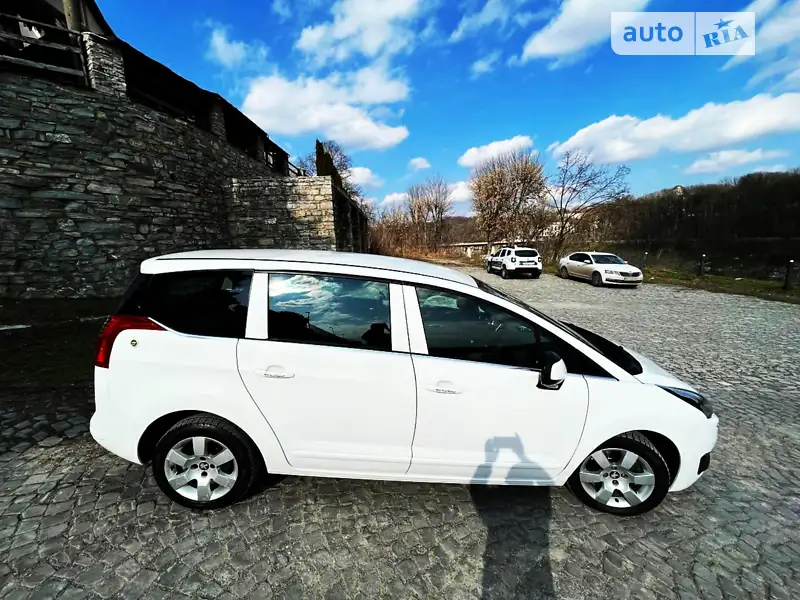 Peugeot 5008