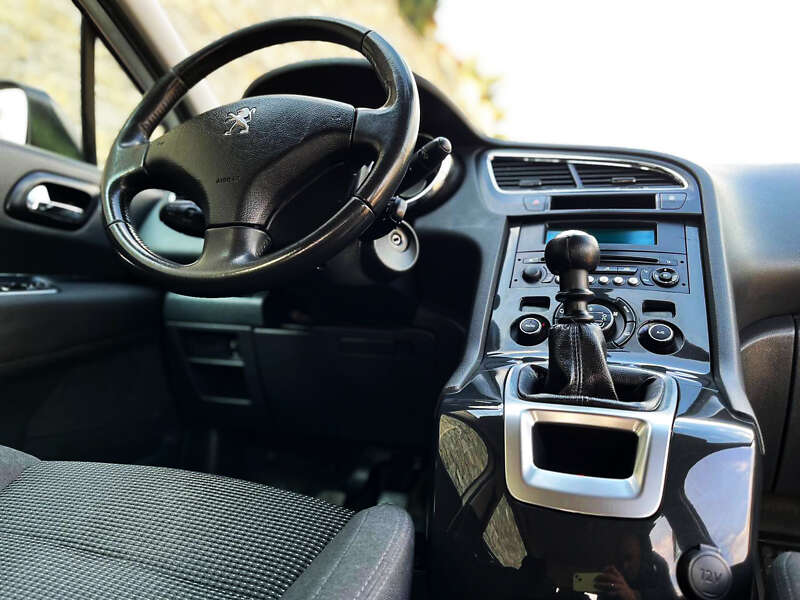 Микровэн Peugeot 5008 2016 в Днепре