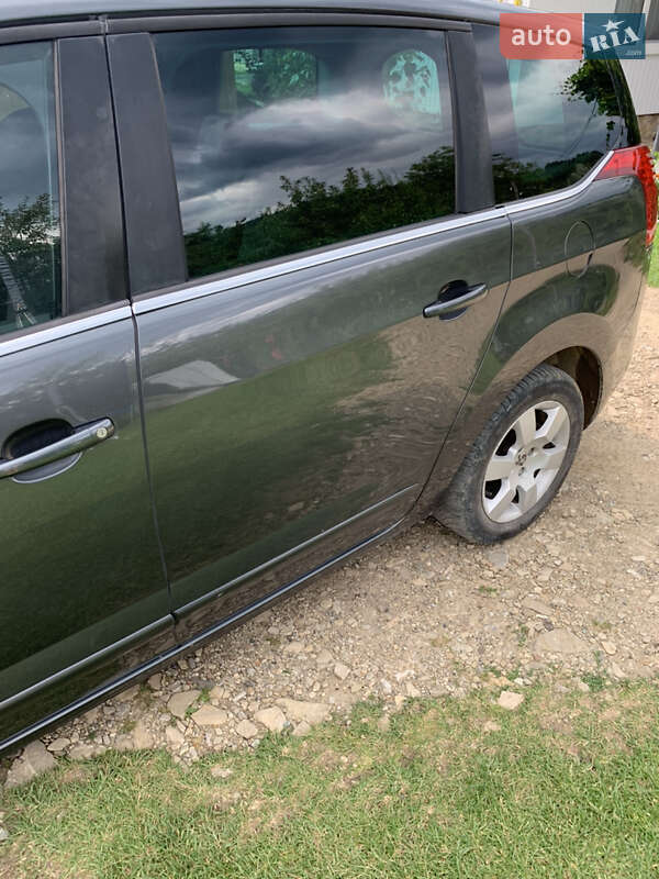 Микровэн Peugeot 5008 2011 в Старом Самборе