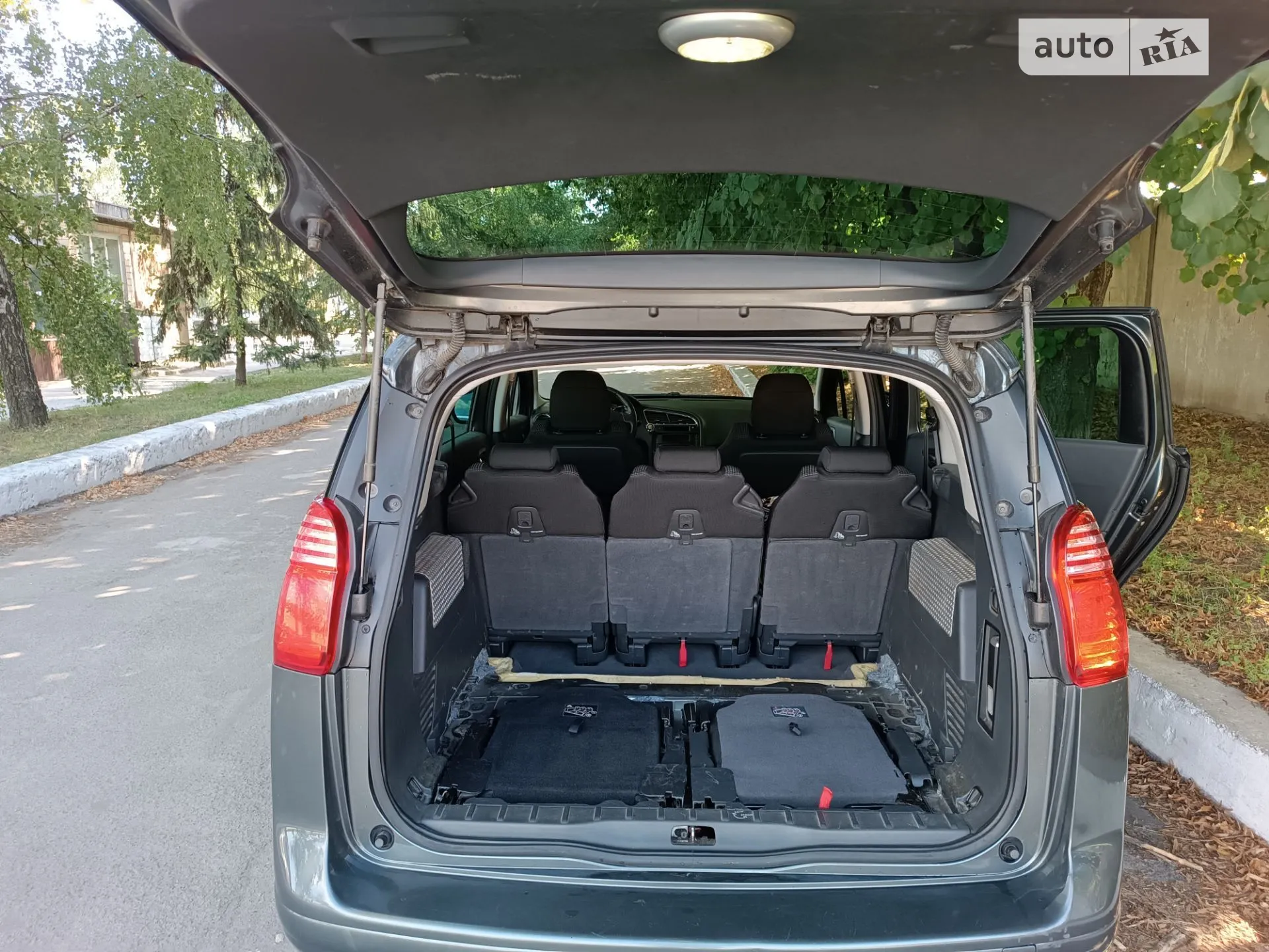 2010 Peugeot 5008 - мініатюра 5
