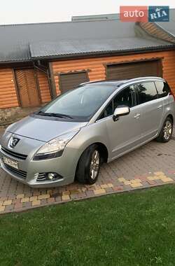 Peugeot 5008 2011