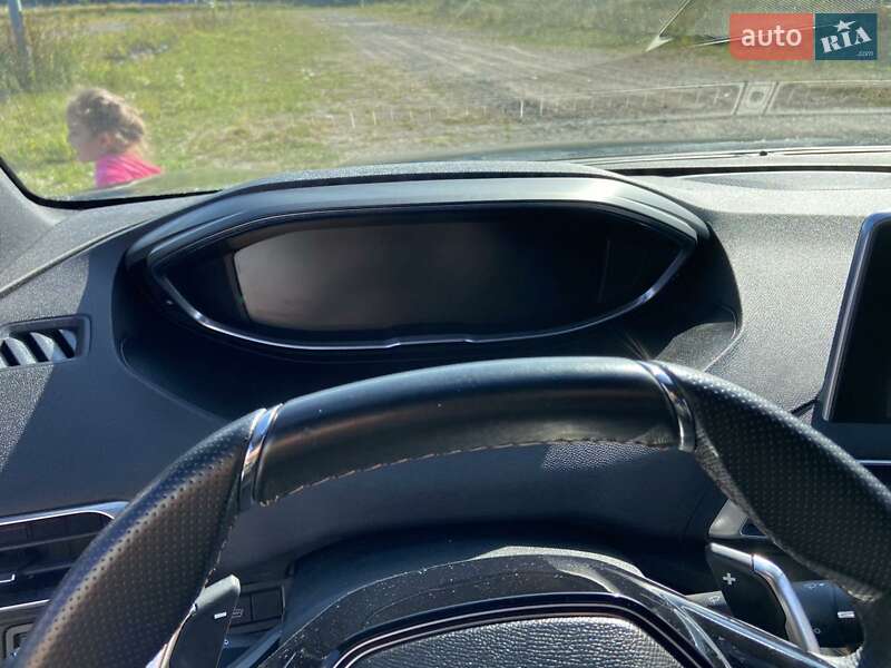 Позашляховик / Кросовер Peugeot 5008 2017 в Львові фото 8 Позашляховик / Кросовер Peugeot 5008 2017 в Львові