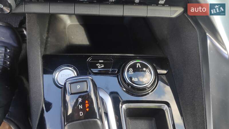 Позашляховик / Кросовер Peugeot 5008 2017 в Львові фото 16 Позашляховик / Кросовер Peugeot 5008 2017 в Львові