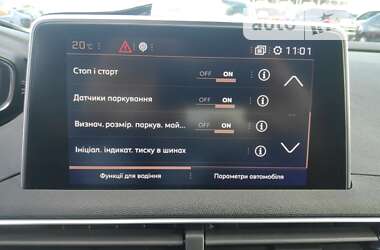 Внедорожник / Кроссовер Peugeot 5008 2017 в Львове