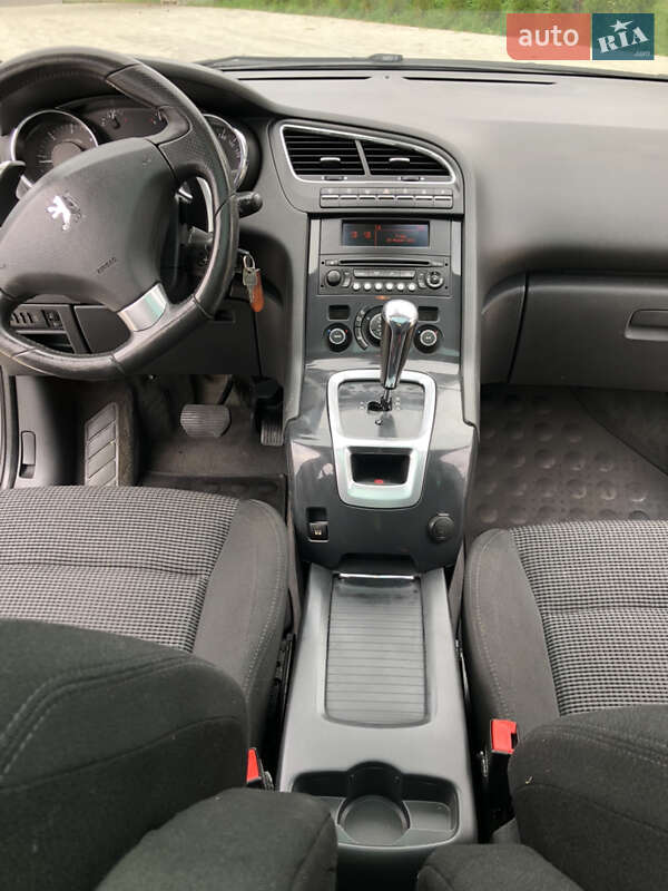Мікровен Peugeot 5008 2010 в Дрогобичі