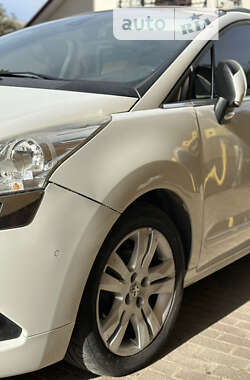 Мікровен Peugeot 5008 2011 в Бучачі