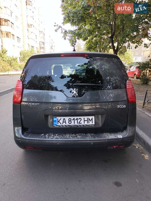 Микровэн Peugeot 5008 2013 в Киеве