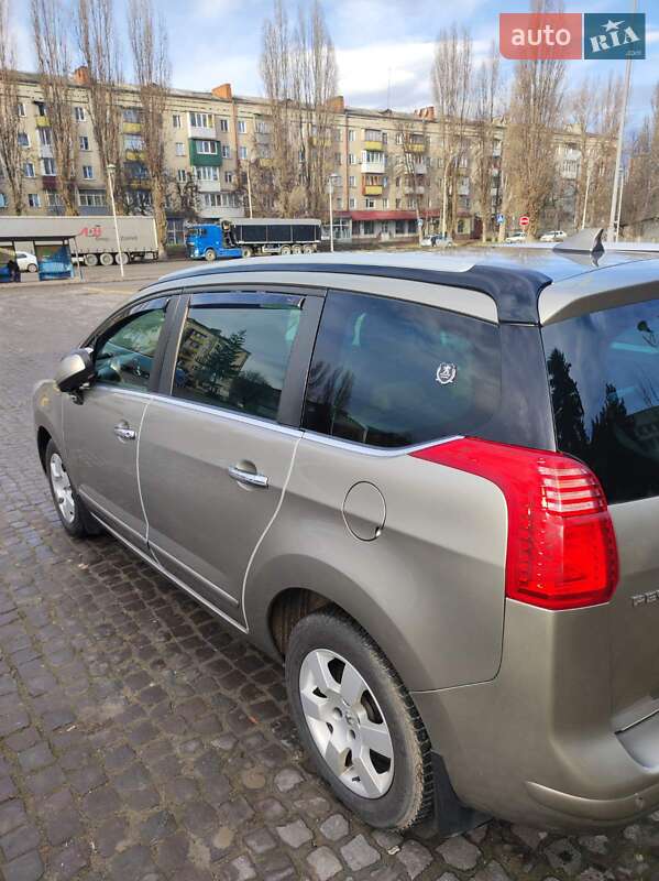 Мікровен Peugeot 5008 2013 в Кам'янець-Подільському