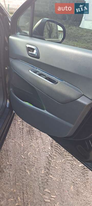 Мікровен Peugeot 5008 2010 в Житомирі