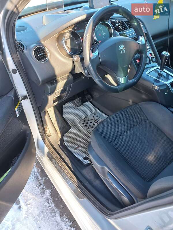 Микровэн Peugeot 5008 2014 в Шептицькому