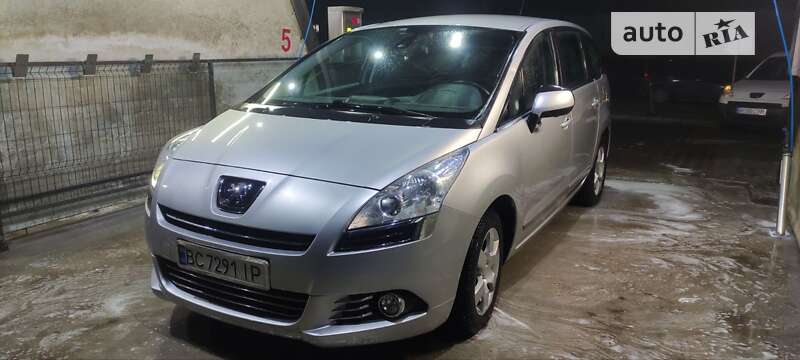Микровэн Peugeot 5008 2010 в Самборе