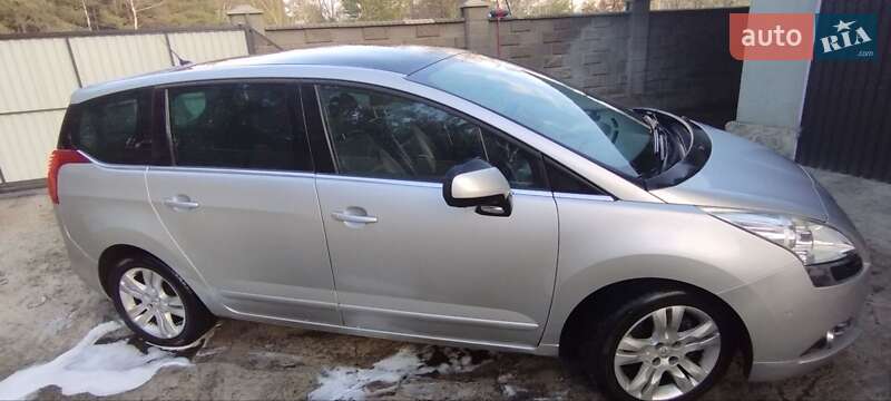 Мікровен Peugeot 5008 2009 в Сарнах