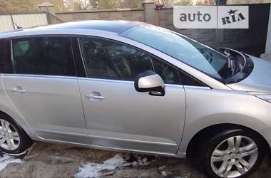 Мікровен Peugeot 5008 2009 в Сарнах