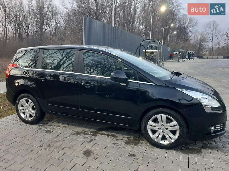 Мікровен Peugeot 5008 2013 в Дрогобичі