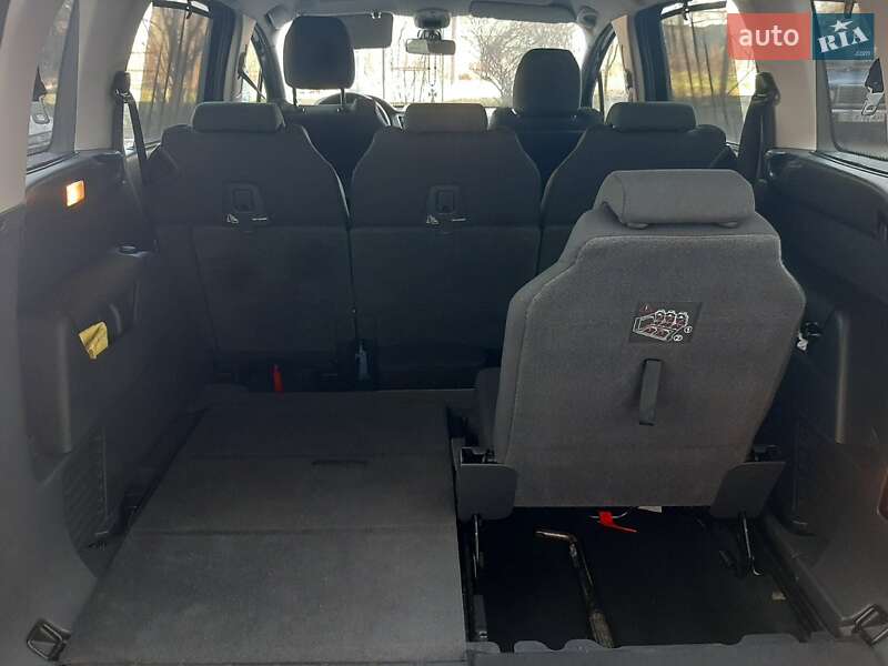 Мікровен Peugeot 5008 2013 в Дрогобичі