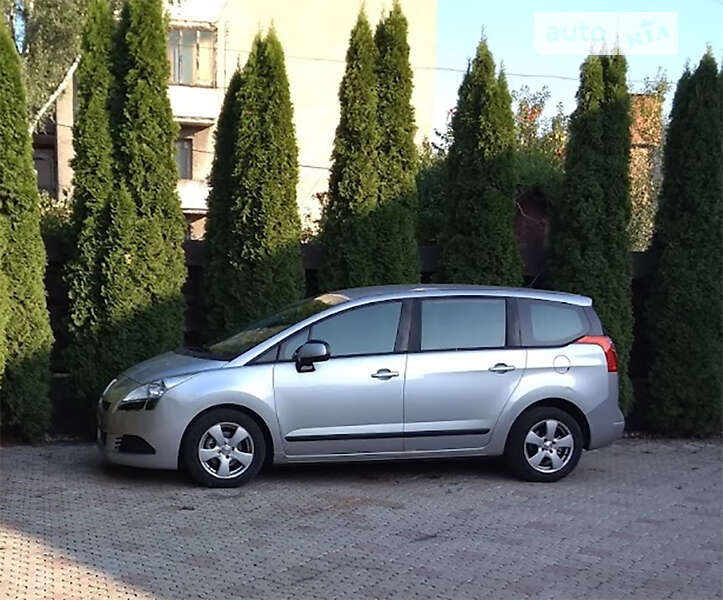 Мікровен Peugeot 5008 2010 в Перечині