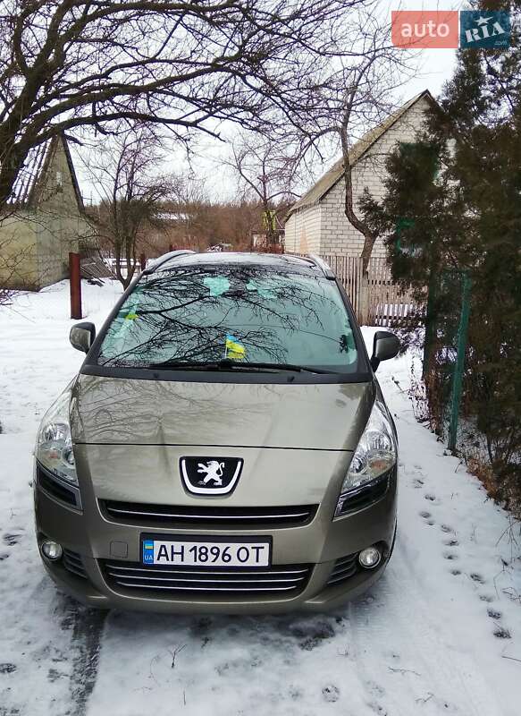 Микровэн Peugeot 5008 2011 в Киеве