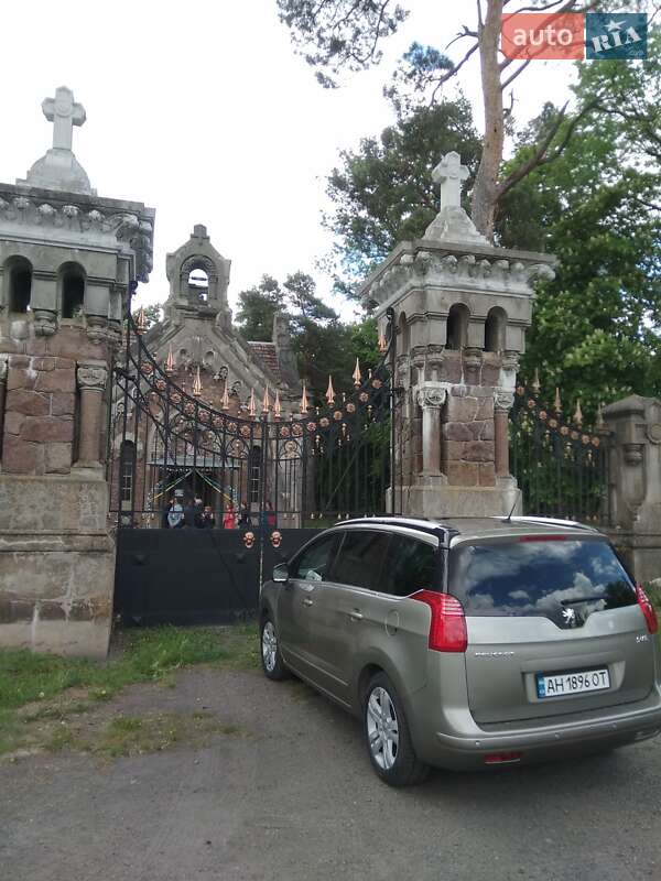 Микровэн Peugeot 5008 2011 в Киеве
