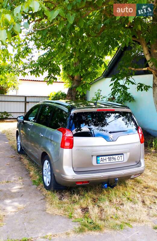 Микровэн Peugeot 5008 2011 в Киеве