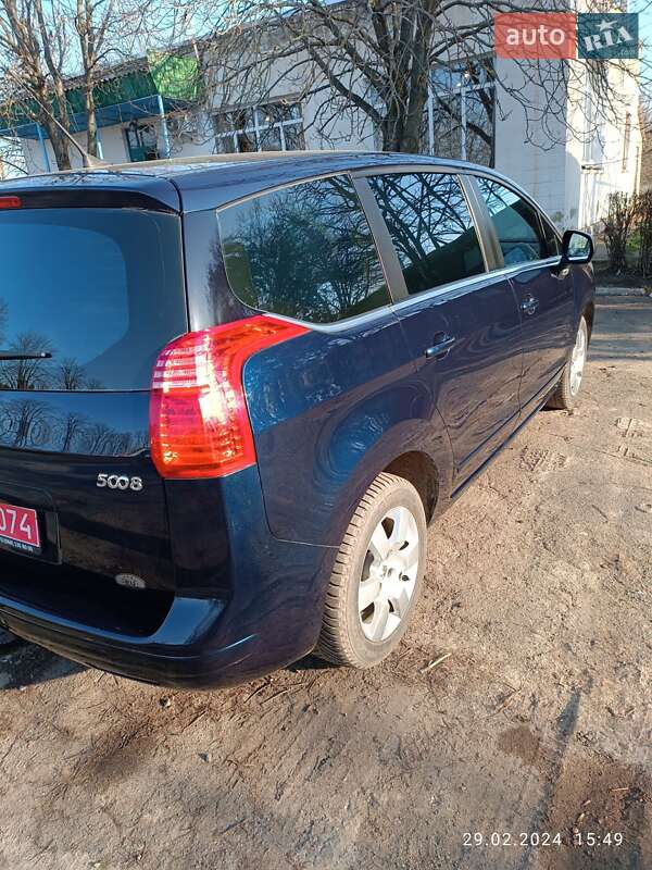 Мікровен Peugeot 5008 2010 в Братському