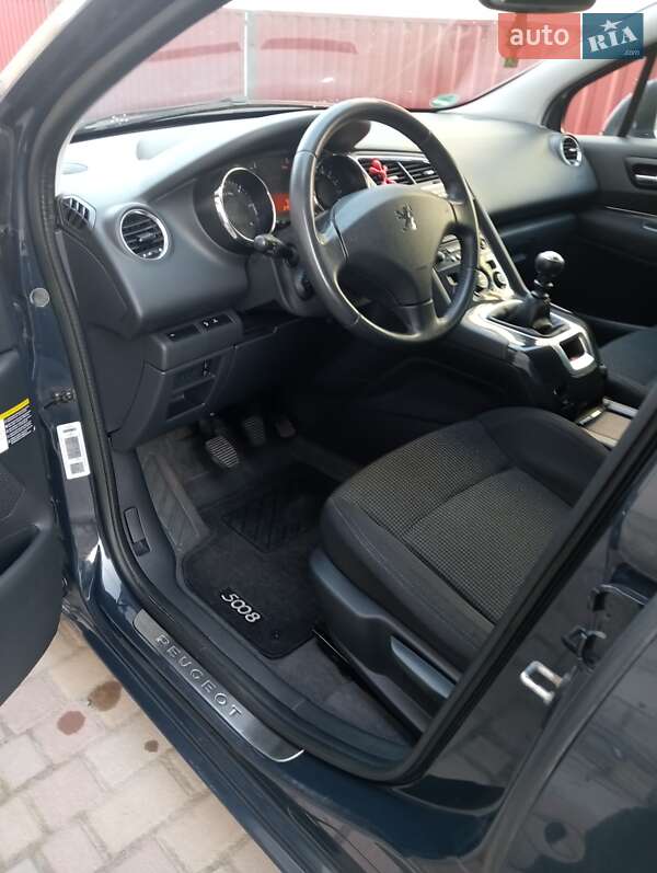 Мікровен Peugeot 5008 2011 в Рівному