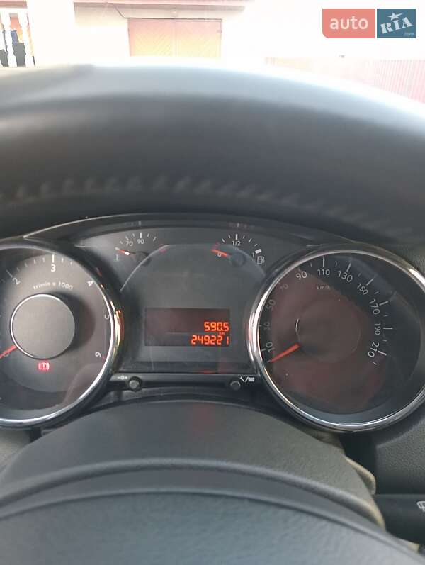 Мікровен Peugeot 5008 2011 в Рівному