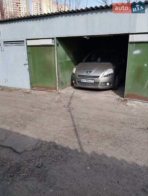 Микровэн Peugeot 5008 2011 в Киеве