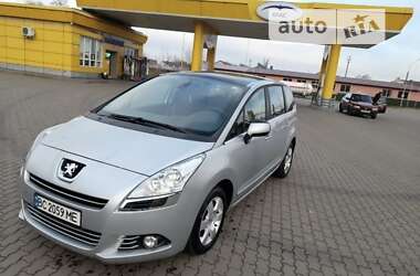 Мікровен Peugeot 5008 2011 в Бродах