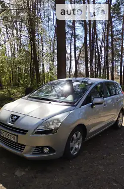 Peugeot 5008 2011