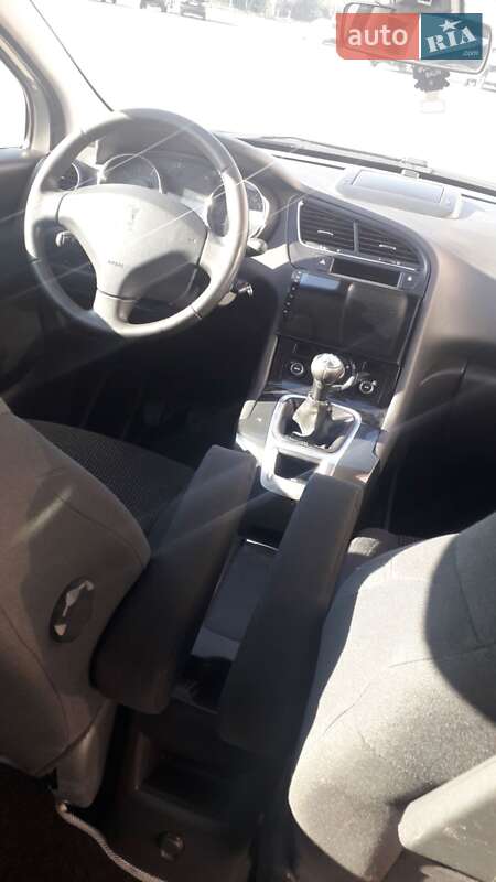 Мікровен Peugeot 5008 2013 в Гайсину