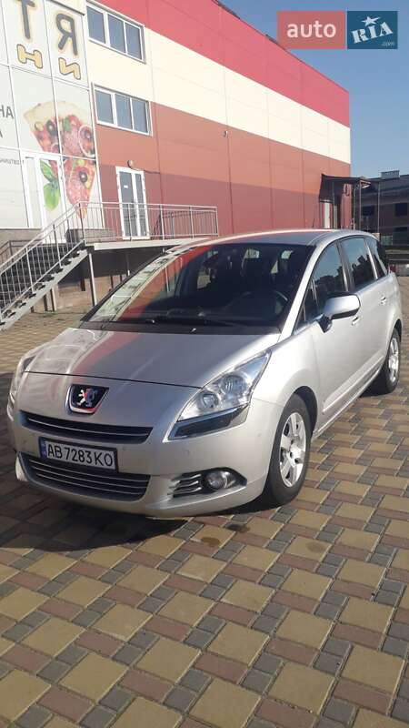 Peugeot 5008 2013