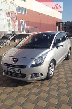 Peugeot 5008 2013